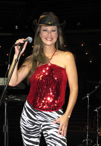 Shania Twain Impersonator  at the mike